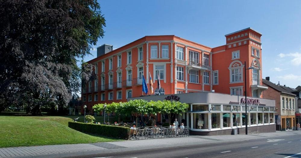 Grand Monopole Hotel 3*